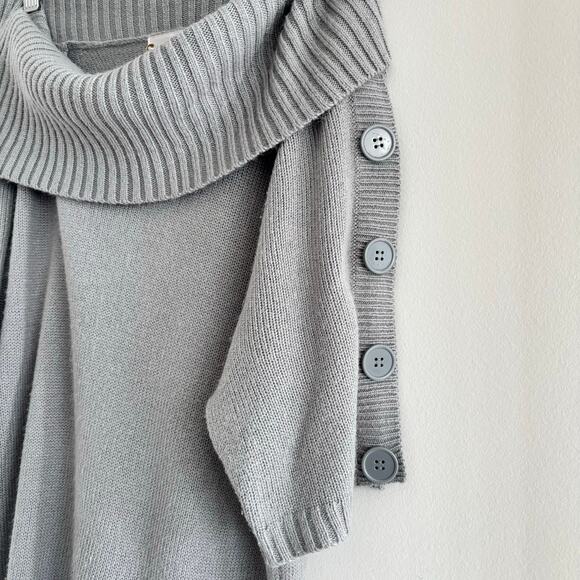 Off the Shoulder Tunic Sweater with Button Detail Gray Short Sleeve Women's PXL - Picture 6 of 6